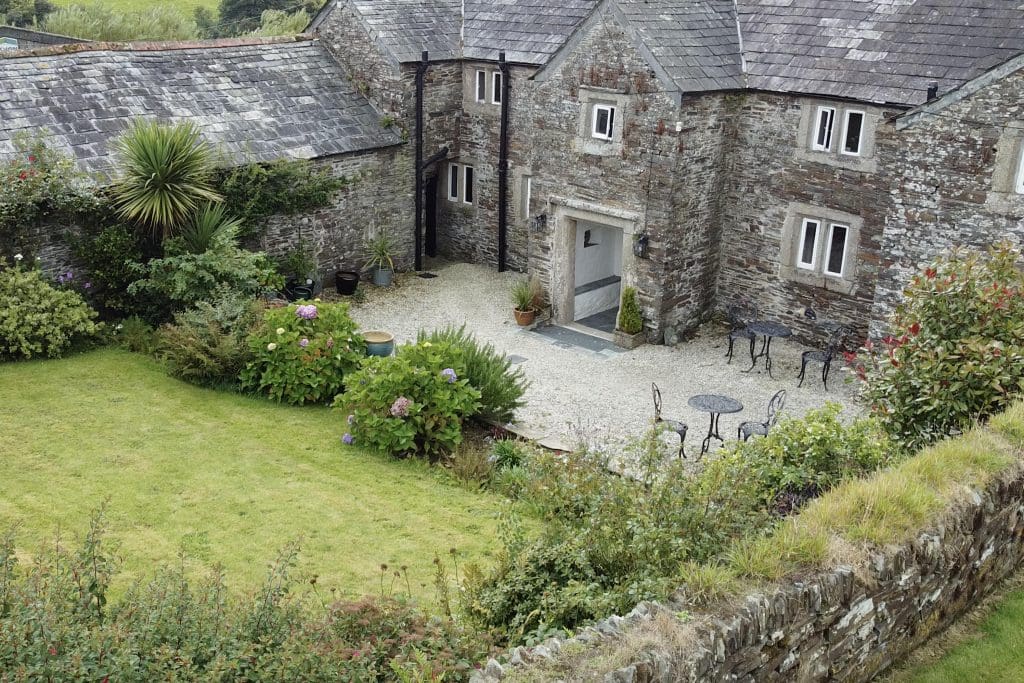 Reddivallen Farm B&B - outside seating, garden